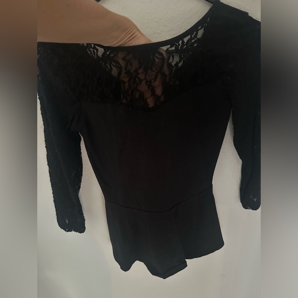 Extra cute blouse black flare at waist sweetheart lace